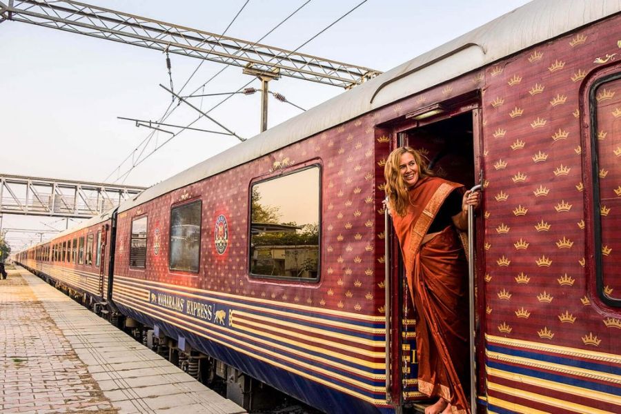 Exploring Delhi’s Attractions by Train